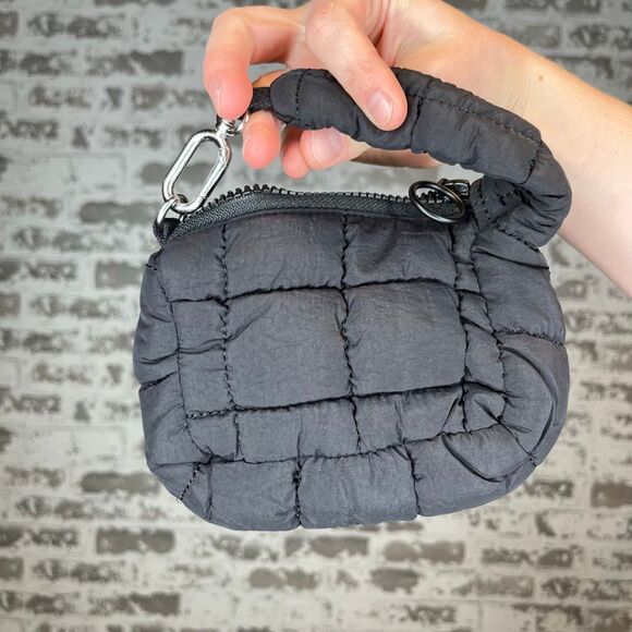 Puffer pouch | black quilted bag - Picture 8 of 8